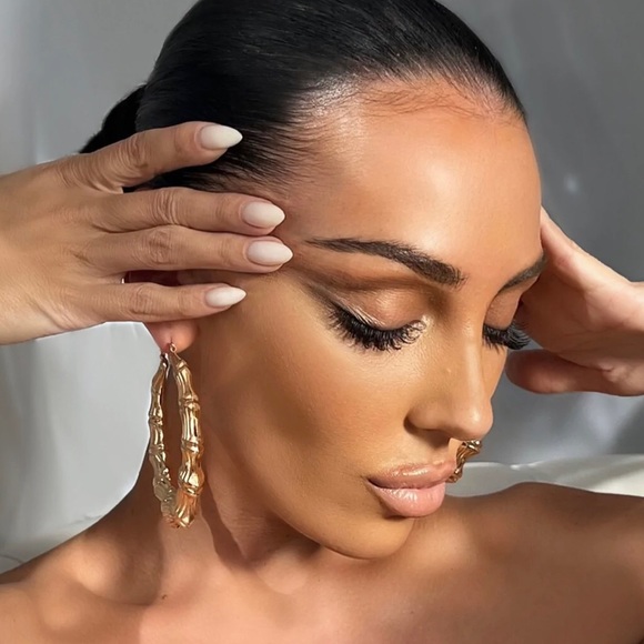 GOLD CHUNKY LARGE HOOP EARRINGS - Picture 2 of 3